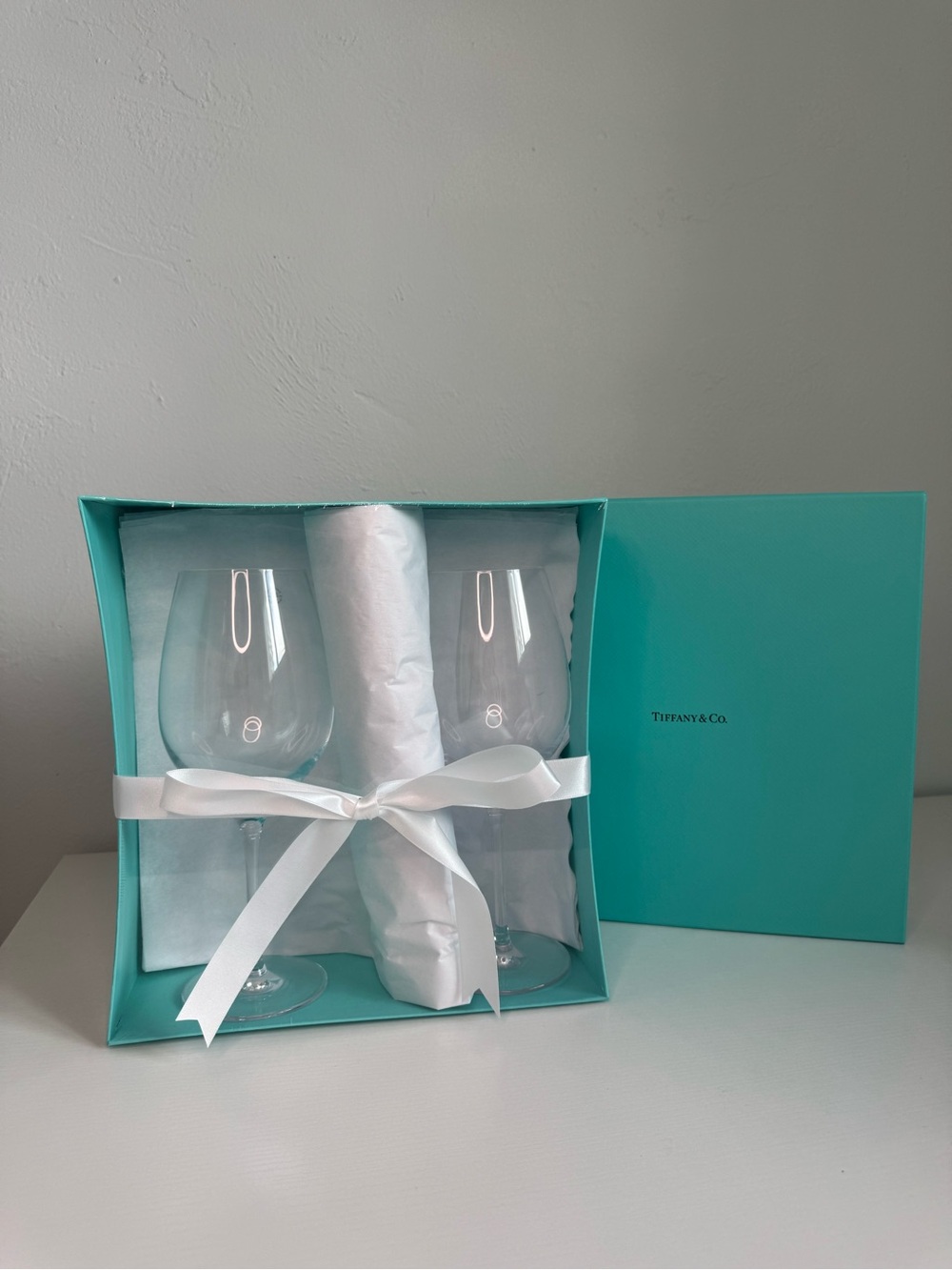 Tiffany & Co. Clear Wine Glass Set with Signature Blue Box